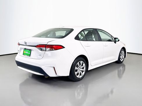 Used 2021 Toyota Corolla LE image 10