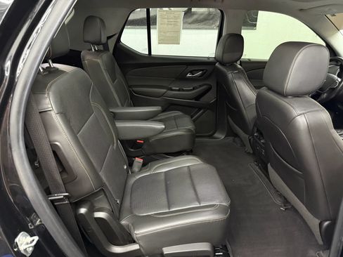 Used 2020 Chevrolet Traverse Premier w/ Redline Edition AWD/4WD image 9