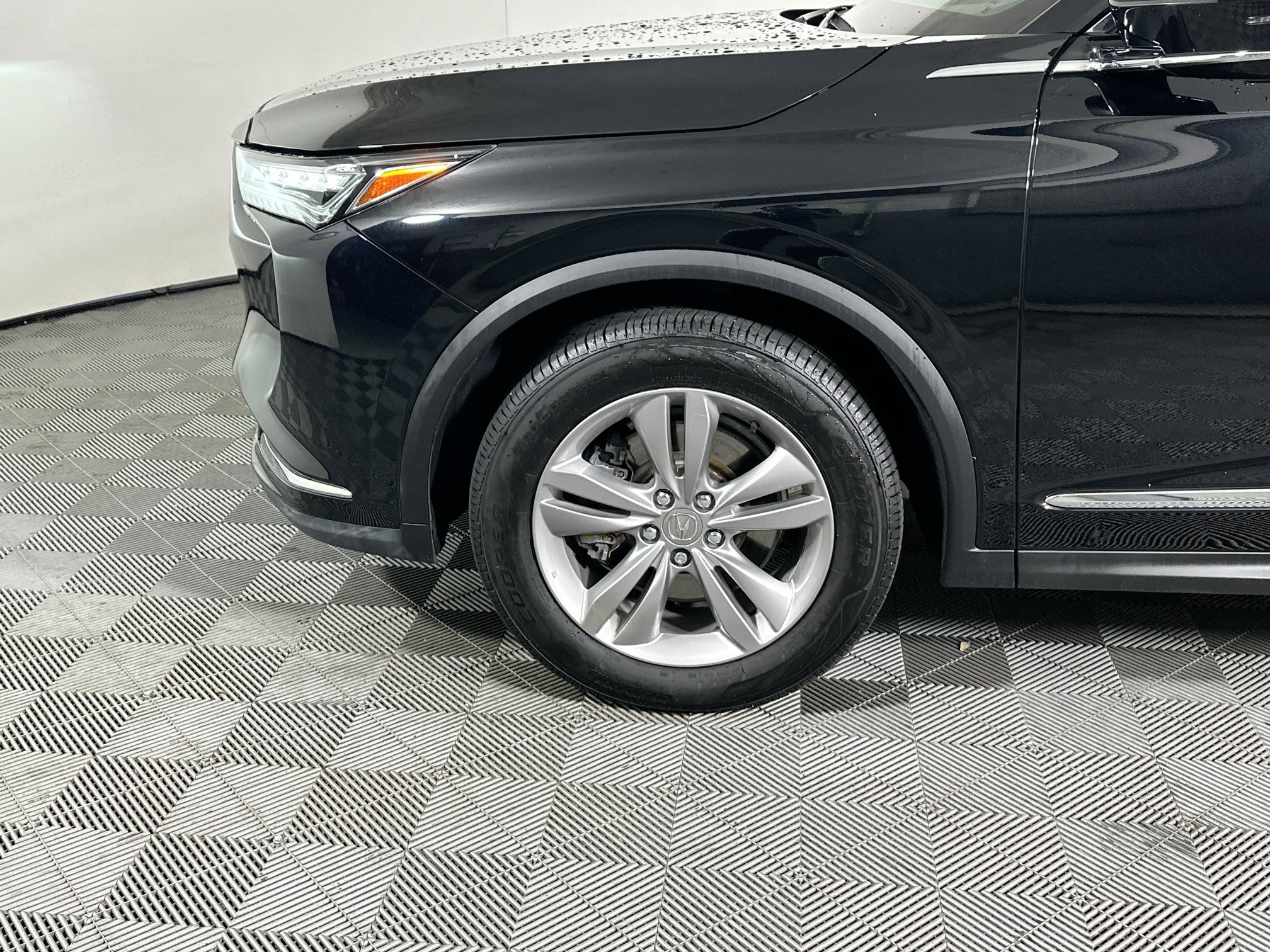 Used 2023 Acura MDX FWD image 11