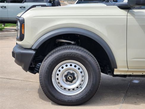 New 2025 Ford Bronco 4-Door AWD/4WD image 6