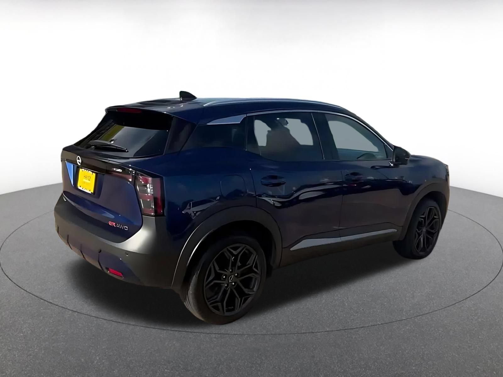 Used 2026 Nissan Kicks SR AWD/4WD image 14