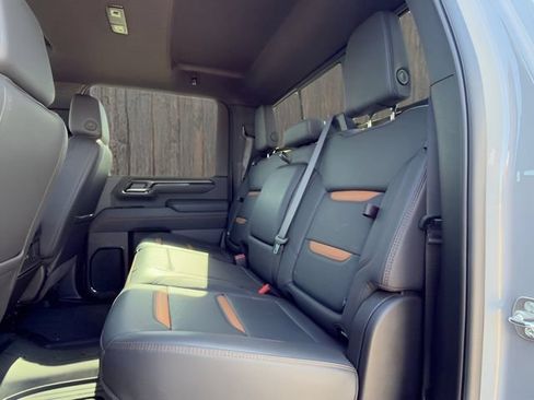 Used 2025 GMC Sierra 2500 AT4 w/ AT4 Premium Plus Package AWD/4WD image 23