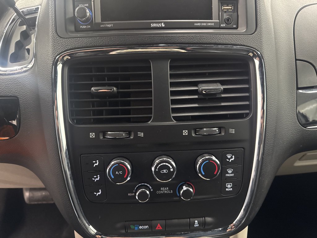 Used 2019 Dodge Grand Caravan SXT FWD image 18