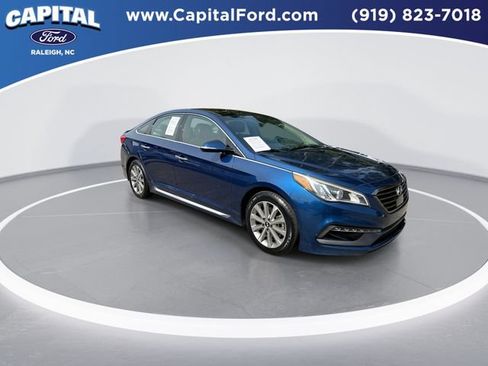Used 2016 Hyundai Sonata Limited w/ Option Group 04 FWD image 2