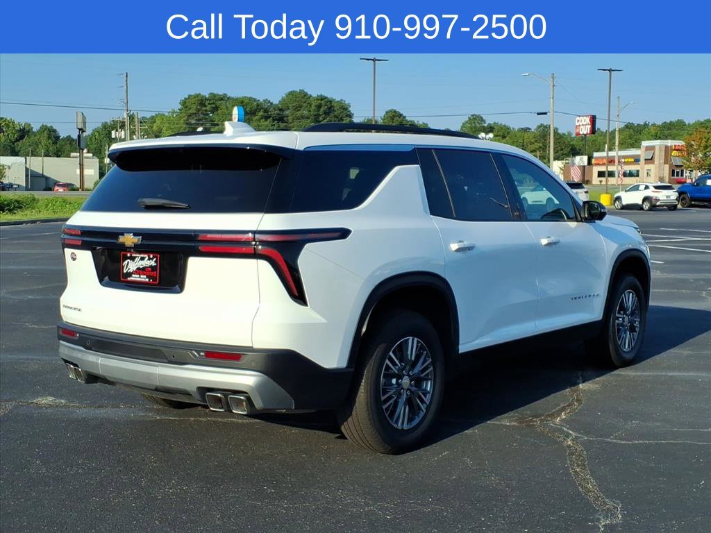 Used 2026 Chevrolet Traverse LT w/ Driver Confidence Package FWD image 6