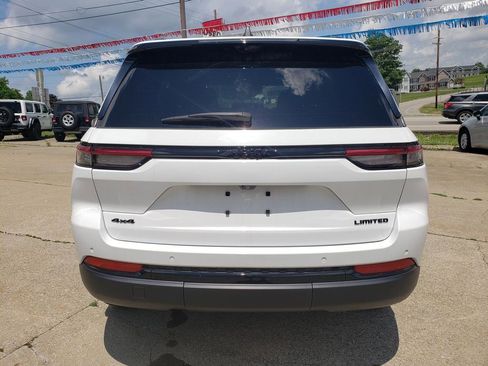 Used 2024 Jeep Grand Cherokee Limited w/ Luxury Tech Group II AWD/4WD image 4