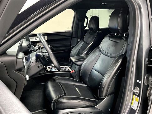 Used 2022 Ford Explorer ST w/ Equipment Group 401A AWD/4WD image 32