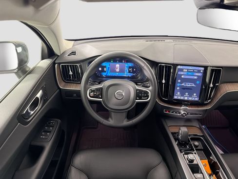 Certified 2023 Volvo XC60 B5 Plus w/ Climate Package AWD/4WD image 22