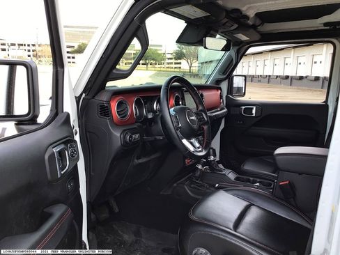 Used 2021 Jeep Wrangler Unlimited Rubicon image 12