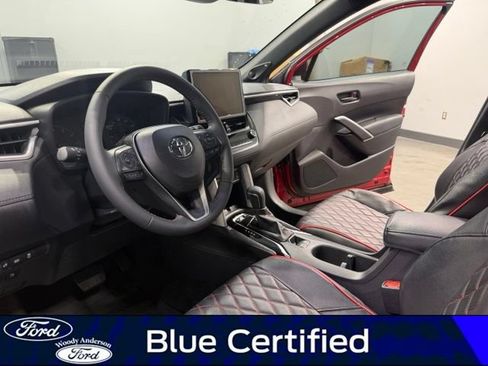 Used 2024 Toyota Corolla Cross AWD Hybrid w/ Moonroof Package image 9