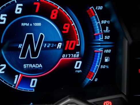 Used 2018 Lamborghini Aventador S image 42