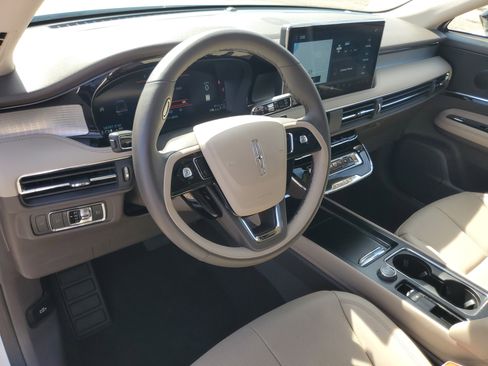 Certified 2024 Lincoln Corsair AWD w/ Equipment Group 101A image 11