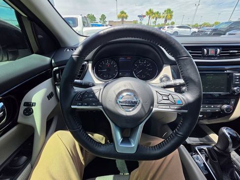 Used 2022 Nissan Rogue Sport SV w/ Technology Package AWD/4WD image 17
