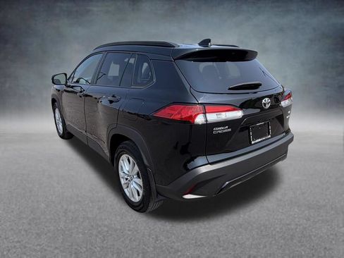 Used 2023 Toyota Corolla Cross LE AWD/4WD image 3