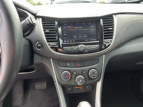 Used 2022 Chevrolet Trax LT w/ Redline Edition AWD/4WD image 29