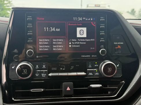 Used 2021 Toyota Highlander XSE FWD image 16