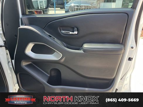 Used 2025 Nissan Frontier SV w/ SV Convenience Package AWD/4WD image 27