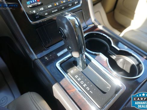 Used 2015 Lincoln Navigator 4WD w/ Equipment Group 101A Reserve image 40