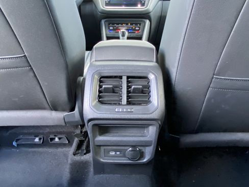 Used 2023 Volkswagen Tiguan SE FWD image 30