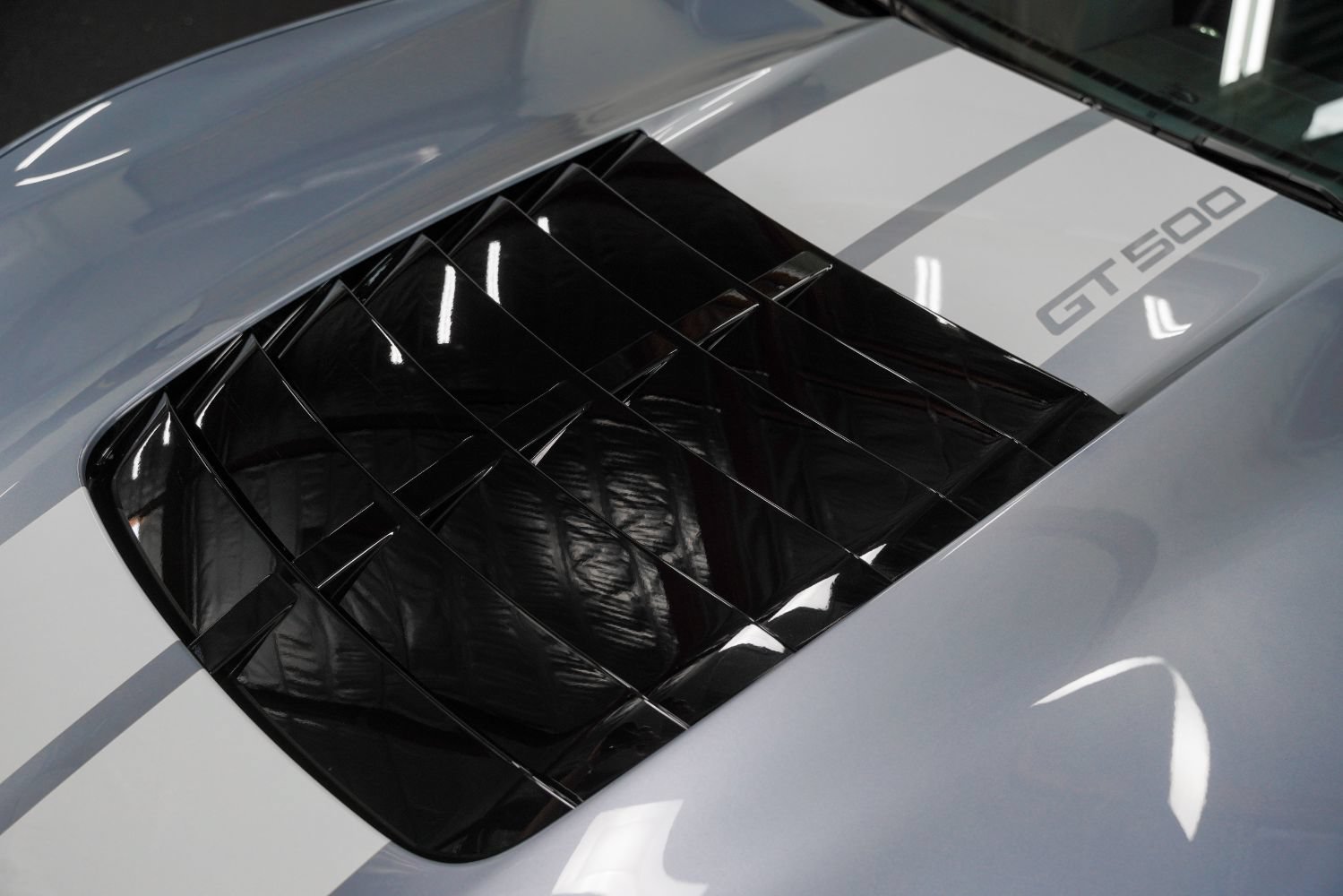 Used 2022 Ford Mustang Shelby GT500 w/ Carbon Fiber Track Pack RWD image 12