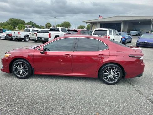 Used 2021 Toyota Camry XLE FWD image 13