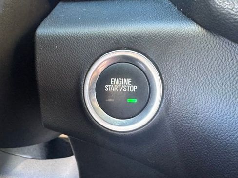 Used 2024 GMC Terrain SLT image 21