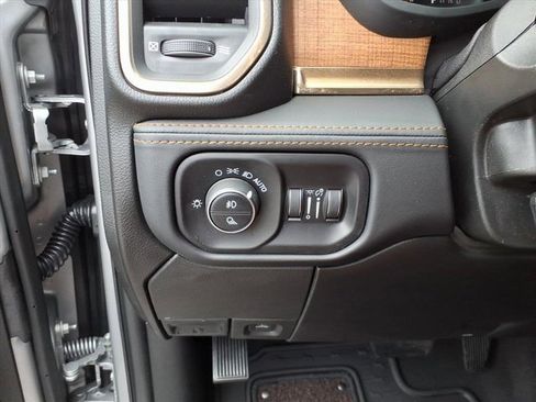 Used 2024 RAM 3500 Limited image 10