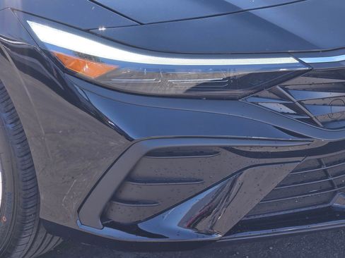 New 2025 Hyundai Elantra Sport image 4