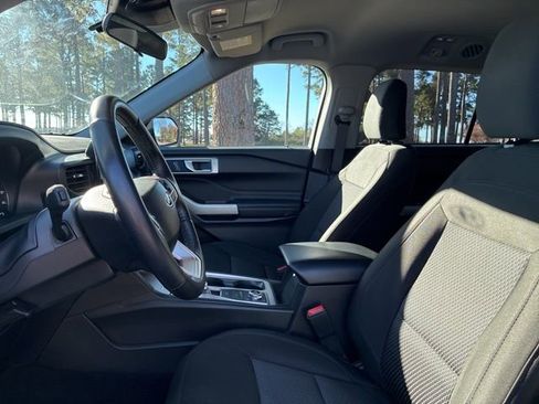 Used 2023 Ford Explorer XLT image 21