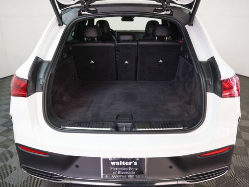 Certified 2023 Mercedes-Benz EQE 500 4MATIC SUV w/ Exclusive Trim Package image 7