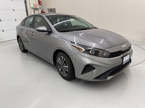 Used 2024 Kia Forte LXS w/ LXS Technology Package FWD image 7