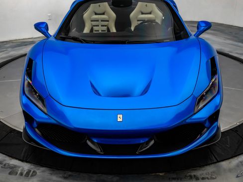 Used 2023 Ferrari F8 Tributo RWD image 41