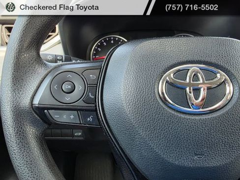 Used 2021 Toyota RAV4 XLE w/ Convenience Package AWD/4WD image 14