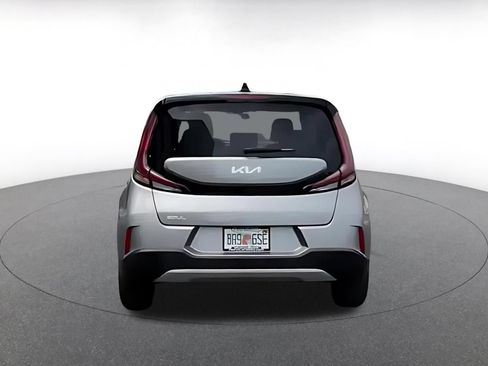 Used 2025 Kia Soul LX w/ LX Technology Package FWD image 10