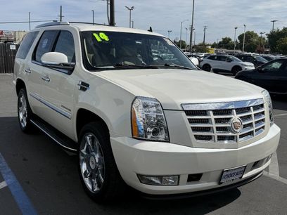 Used 2014 Cadillac Escalade Luxury