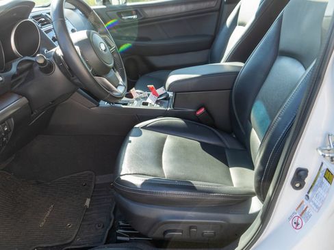 Used 2018 Subaru Outback 3.6R Limited AWD/4WD image 12