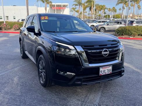 Certified 2022 Nissan Pathfinder S FWD image 2