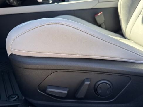 New 2026 Hyundai Elantra Limited FWD image 12
