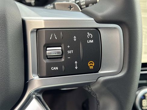 Certified 2025 Land Rover Discovery Dynamic SE image 27
