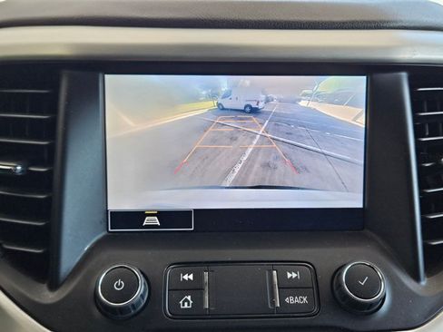 Used 2023 GMC Acadia SLT AWD/4WD image 12