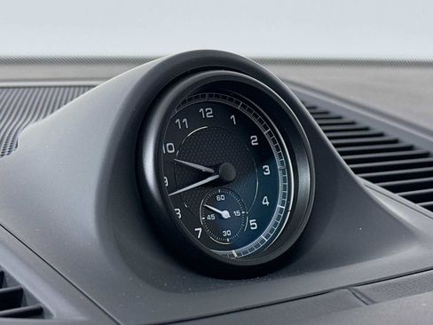 New 2026 Porsche Macan image 17