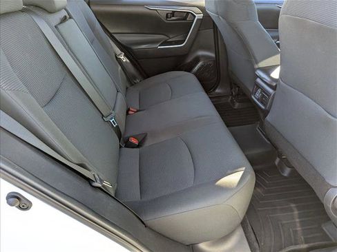 Used 2022 Toyota RAV4 LE image 18
