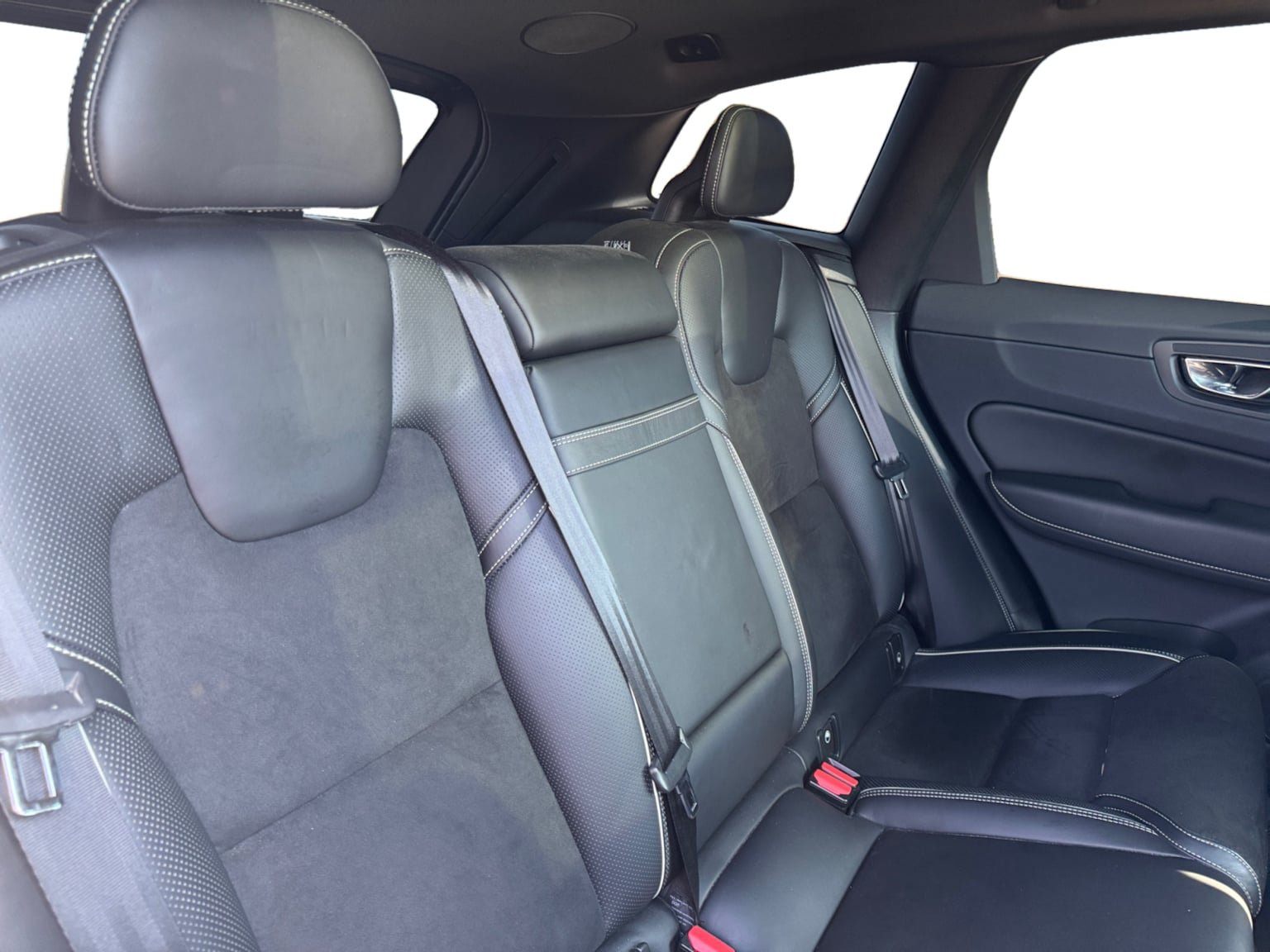 Used 2019 Volvo XC60 T5 R-Design w/ Protection Package Premier FWD image 18