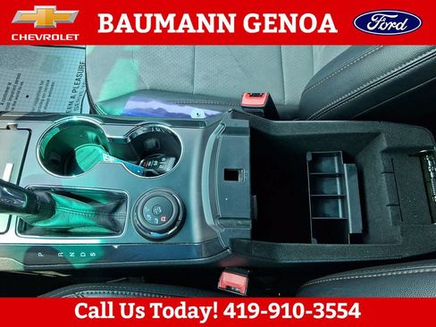 Used 2017 Ford Explorer XLT w/ Equipment Group 202A AWD/4WD image 26
