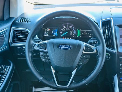 Used 2019 Ford Edge Titanium w/ Equipment Group 301A AWD/4WD image 11