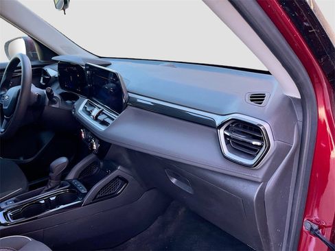 Used 2024 Chevrolet TrailBlazer LT image 26