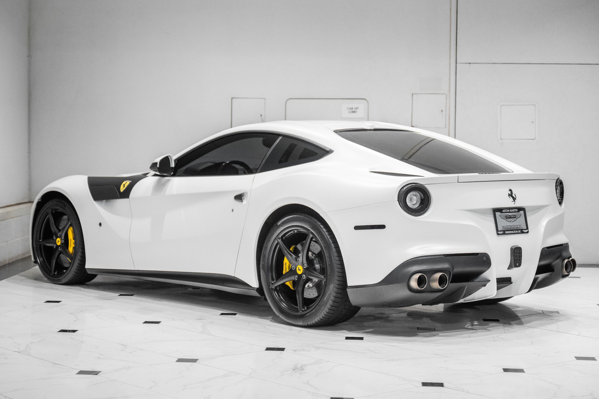 Used 2017 Ferrari F12 Berlinetta RWD image 7