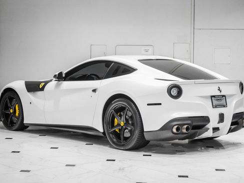 Used 2017 Ferrari F12 Berlinetta RWD image 7