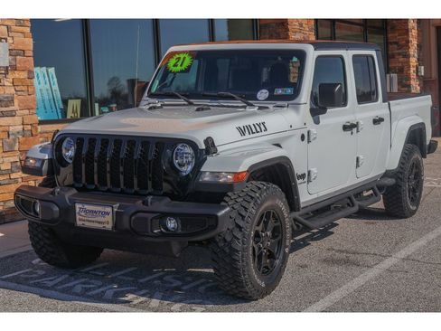 Used 2021 Jeep Gladiator Sport image 7