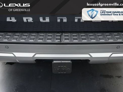 Used 2025 Toyota 4Runner Limited AWD/4WD image 25